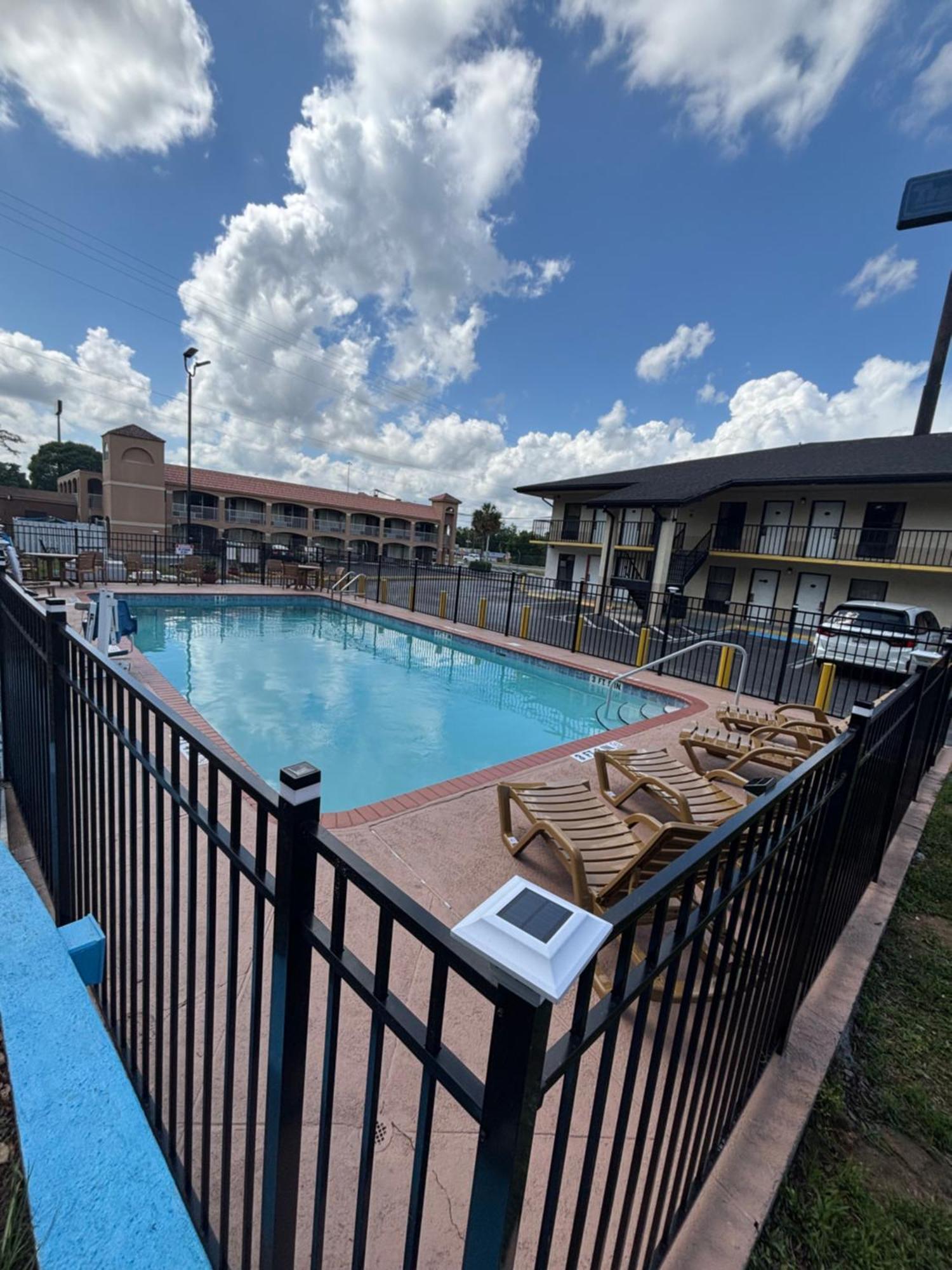 High Springs Inn Soon To Be Clarion Pointe Alachua Dış mekan fotoğraf