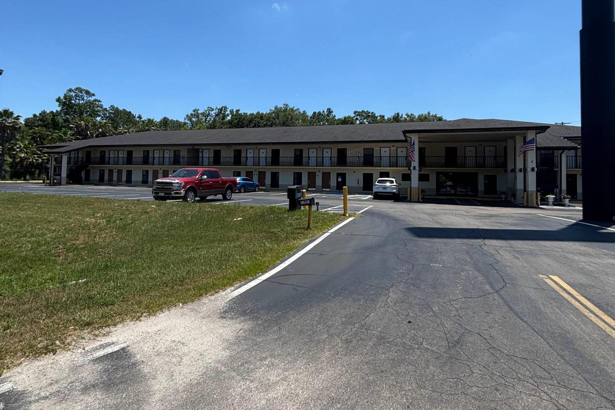 High Springs Inn Soon To Be Clarion Pointe Alachua Dış mekan fotoğraf