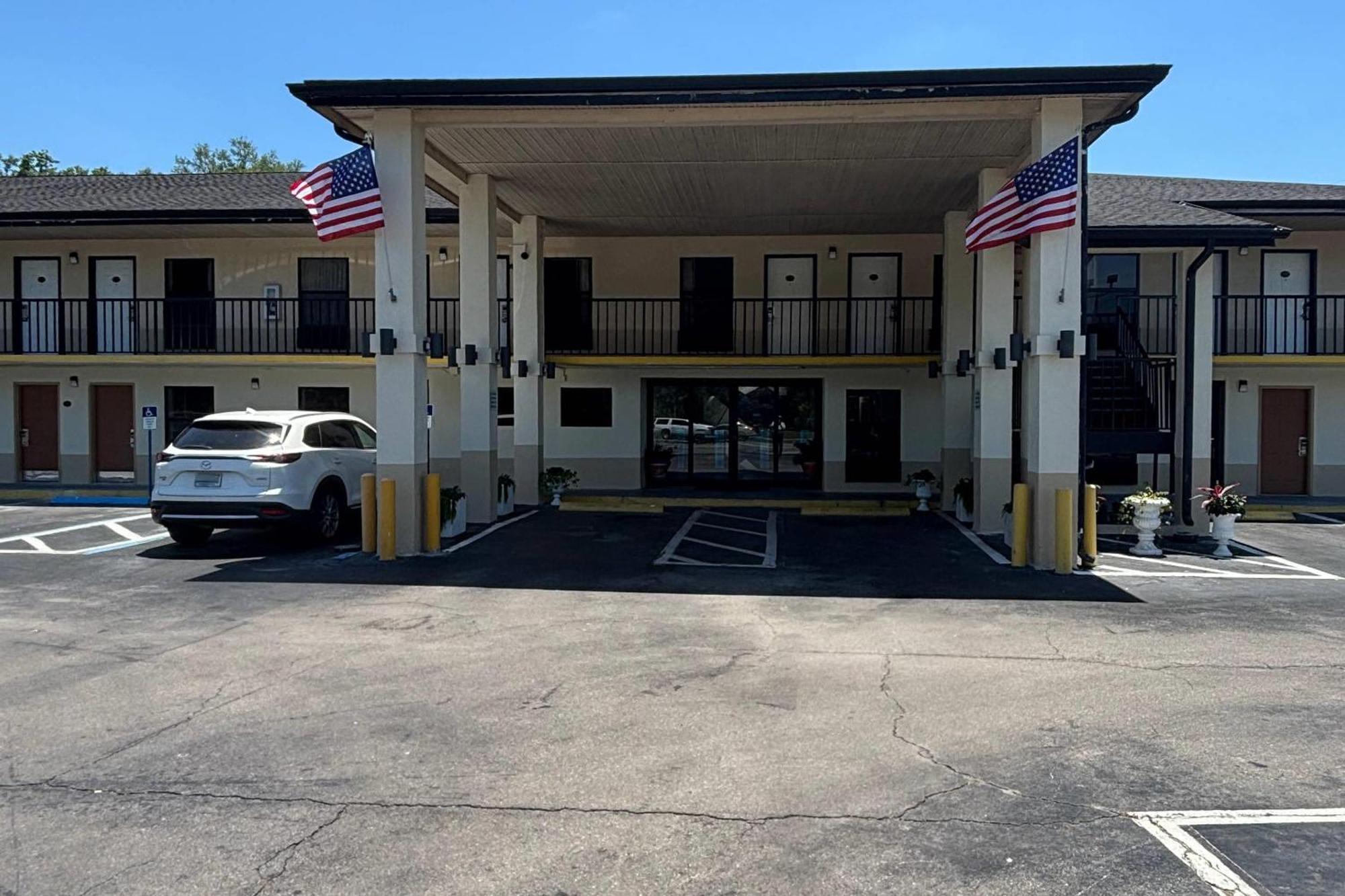 High Springs Inn Soon To Be Clarion Pointe Alachua Dış mekan fotoğraf